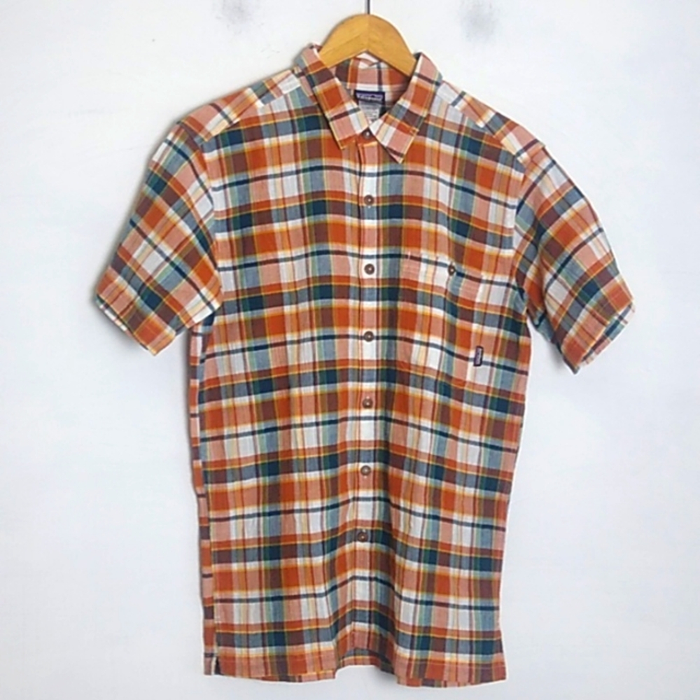 Patagonia Men’s Plaid Organic Cotton Short Sleeve Button Down Shirt size small
